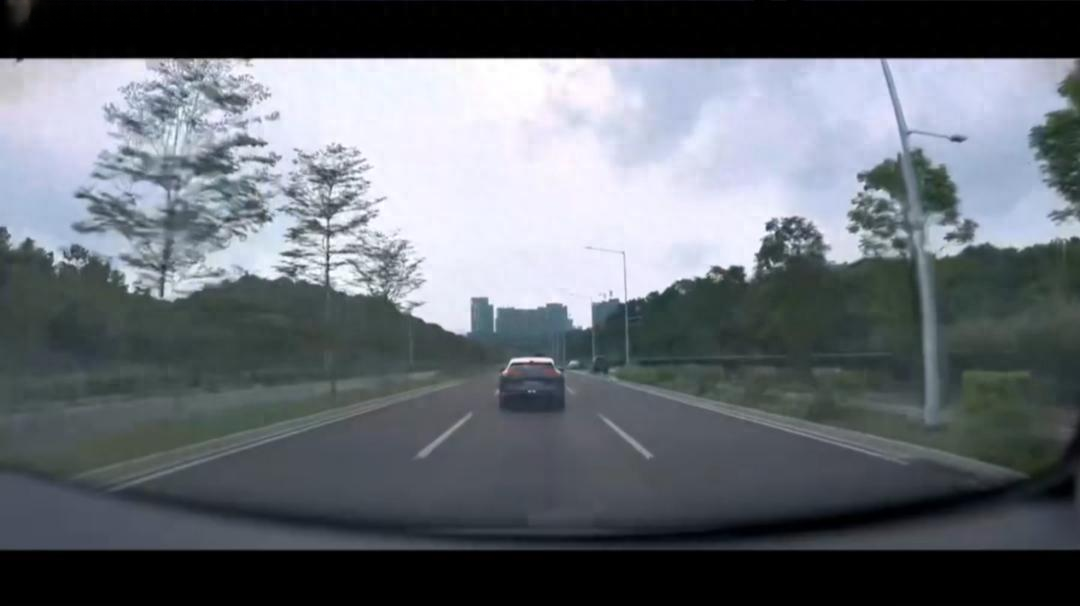 阿维塔07小黄鸭事件：一段行车记录，撕开辅助驾驶安全的真实底牌