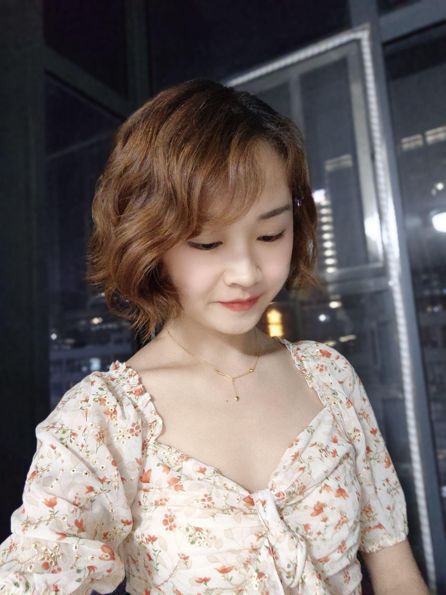 女生头发细软少油并且发际线高适合什么长度头发