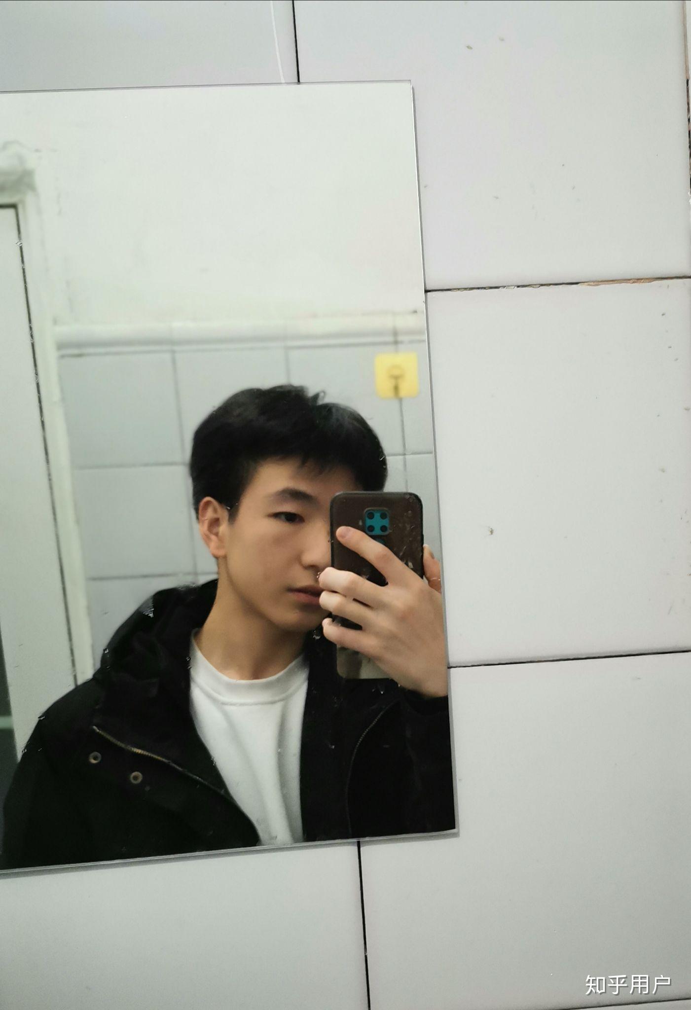 长得一般的男生是什么样子的