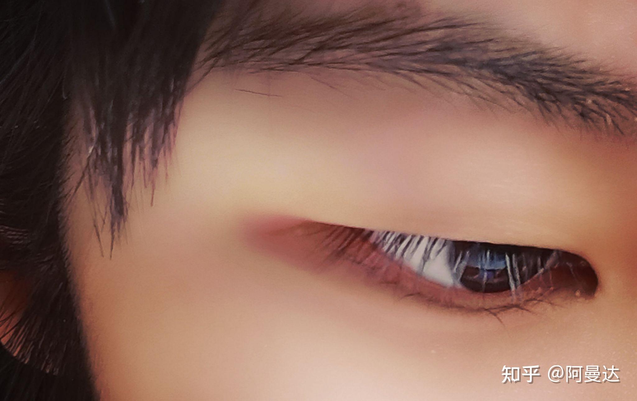 知乎有妹有同眼尾沟深长的妹子鸭!感觉眼妆好难画.