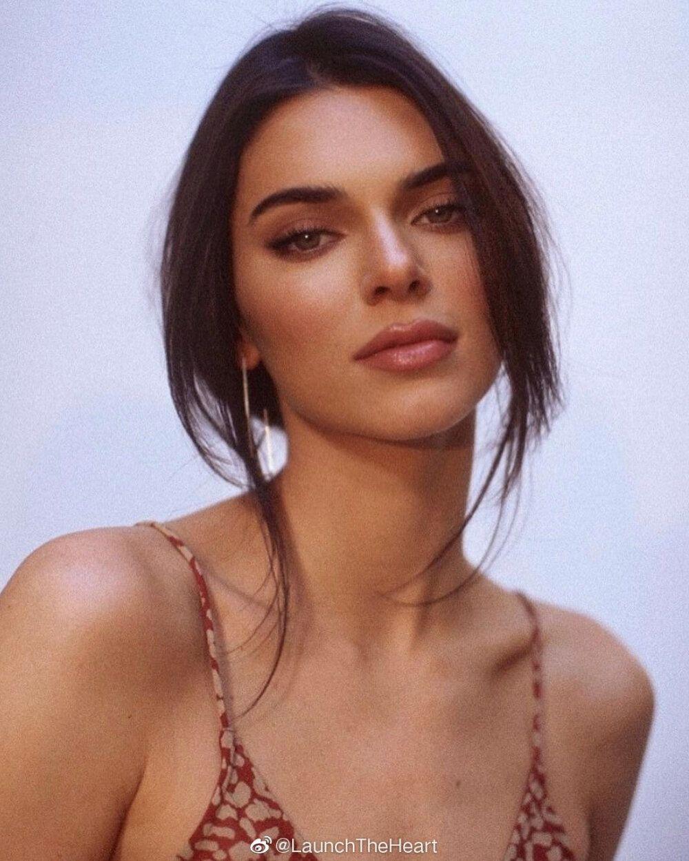 有没有肯豆的壁纸啊全身的那种