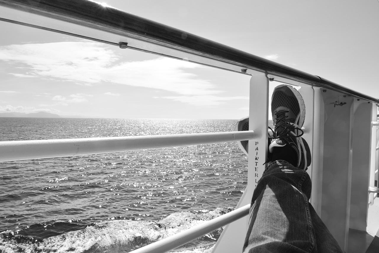 2. 标准栏杆距离