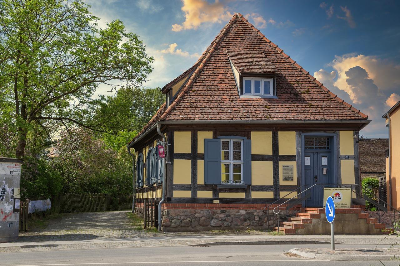 2. 南站地铁沿线