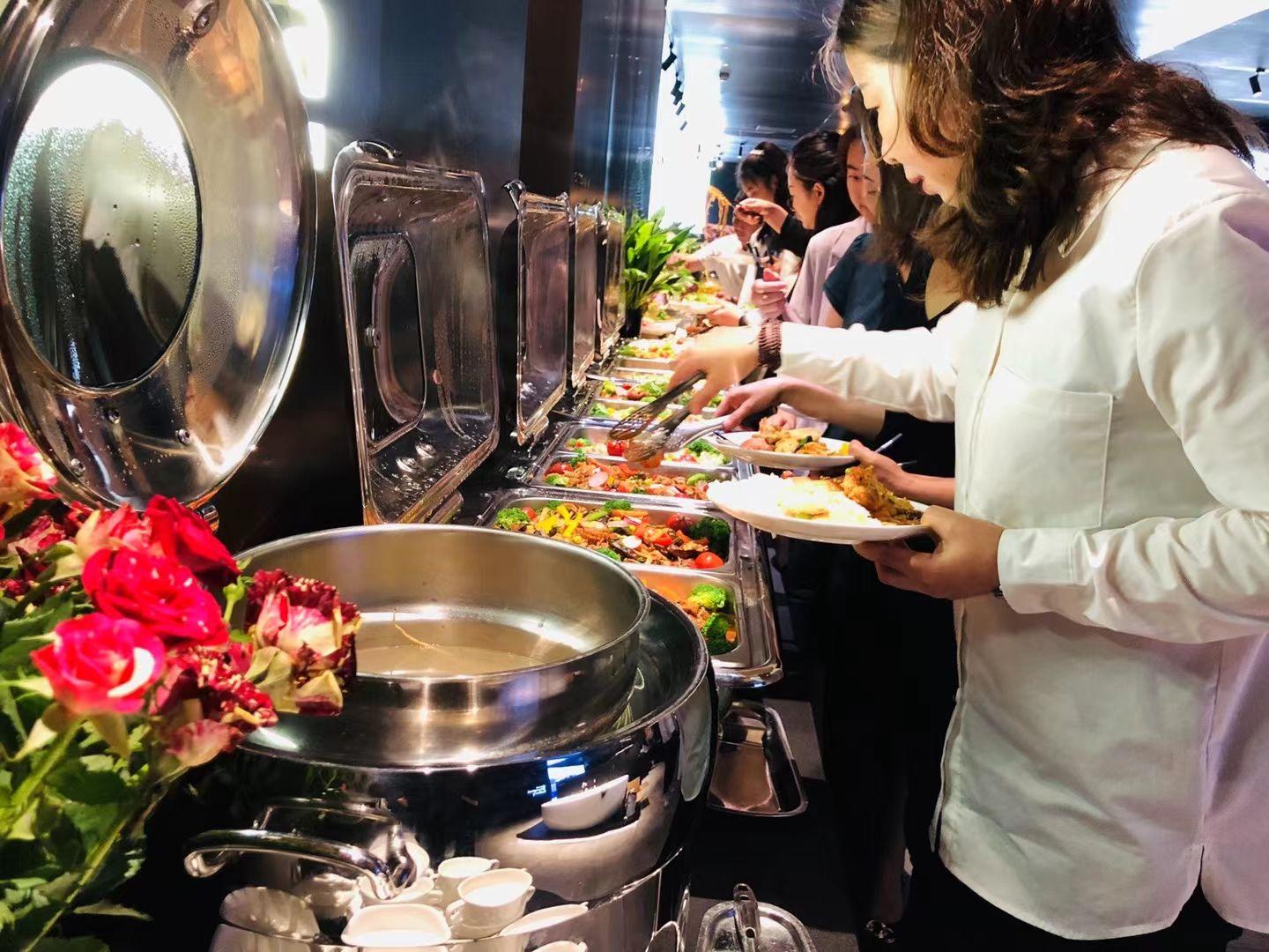 上海中心里面有没有自助餐