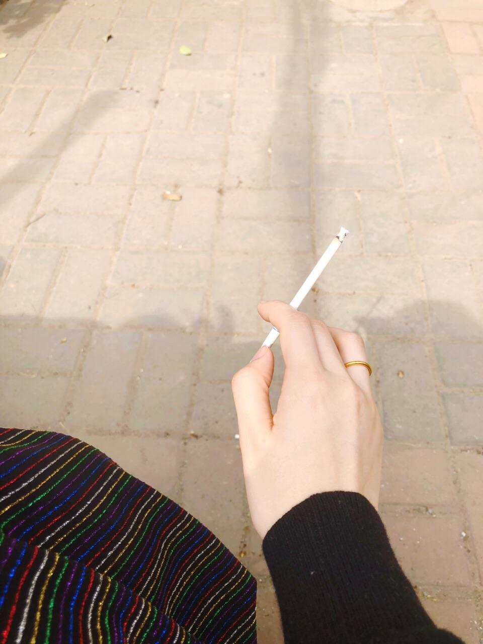 女生抽烟是什么样的体验