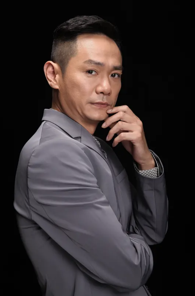 演员果靖霖到底有多深情