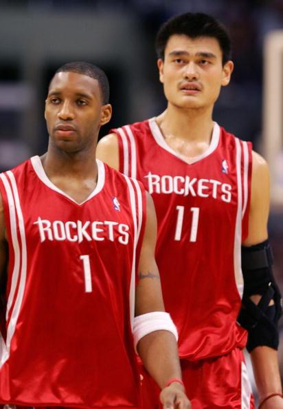 当年的姚麦组合最终一事无成,到底是姚明拖后腿,还是麦迪.