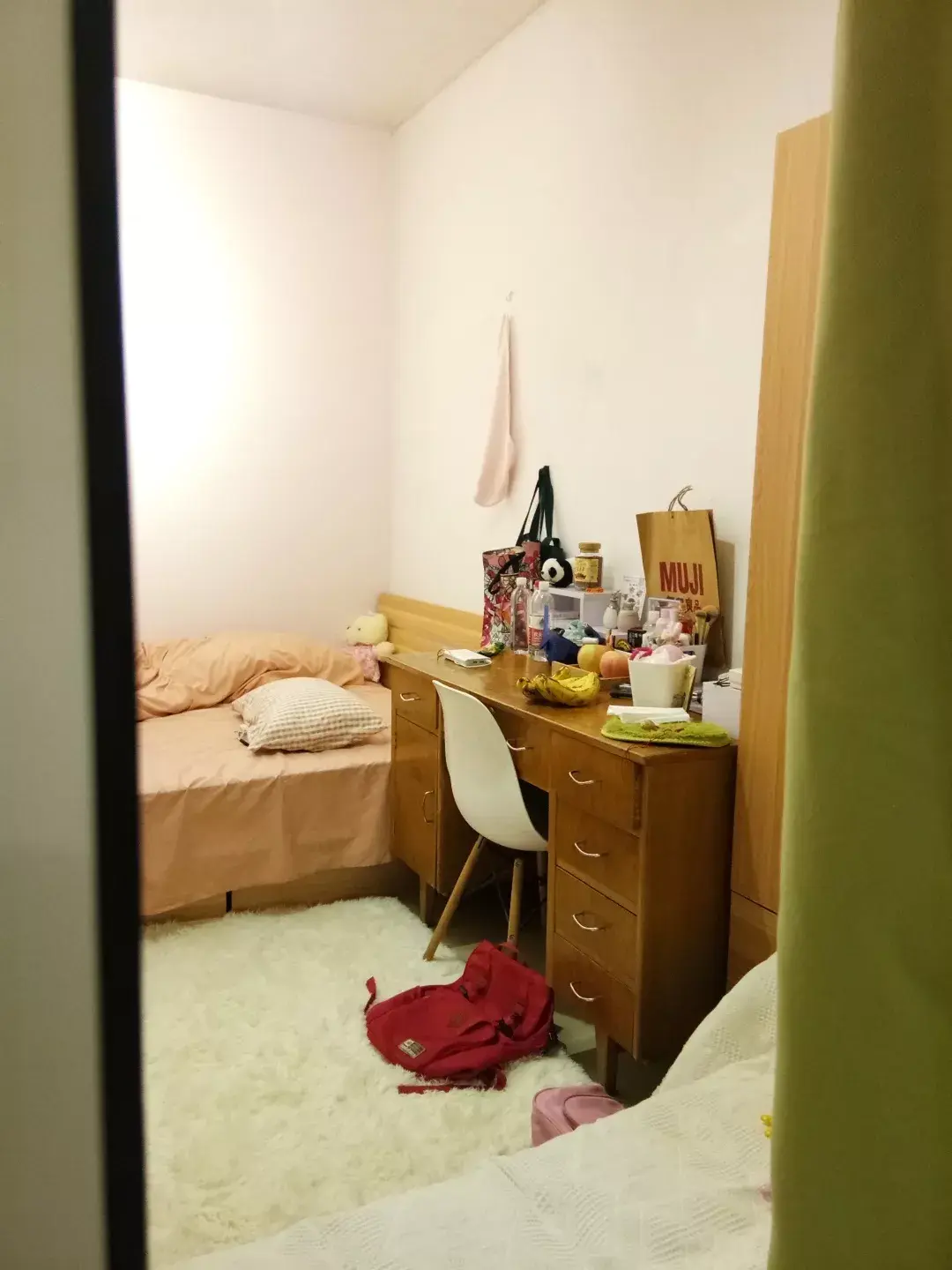 如何花最便宜的钱,把这个女生独居出租房改造的温馨一些? - 知乎