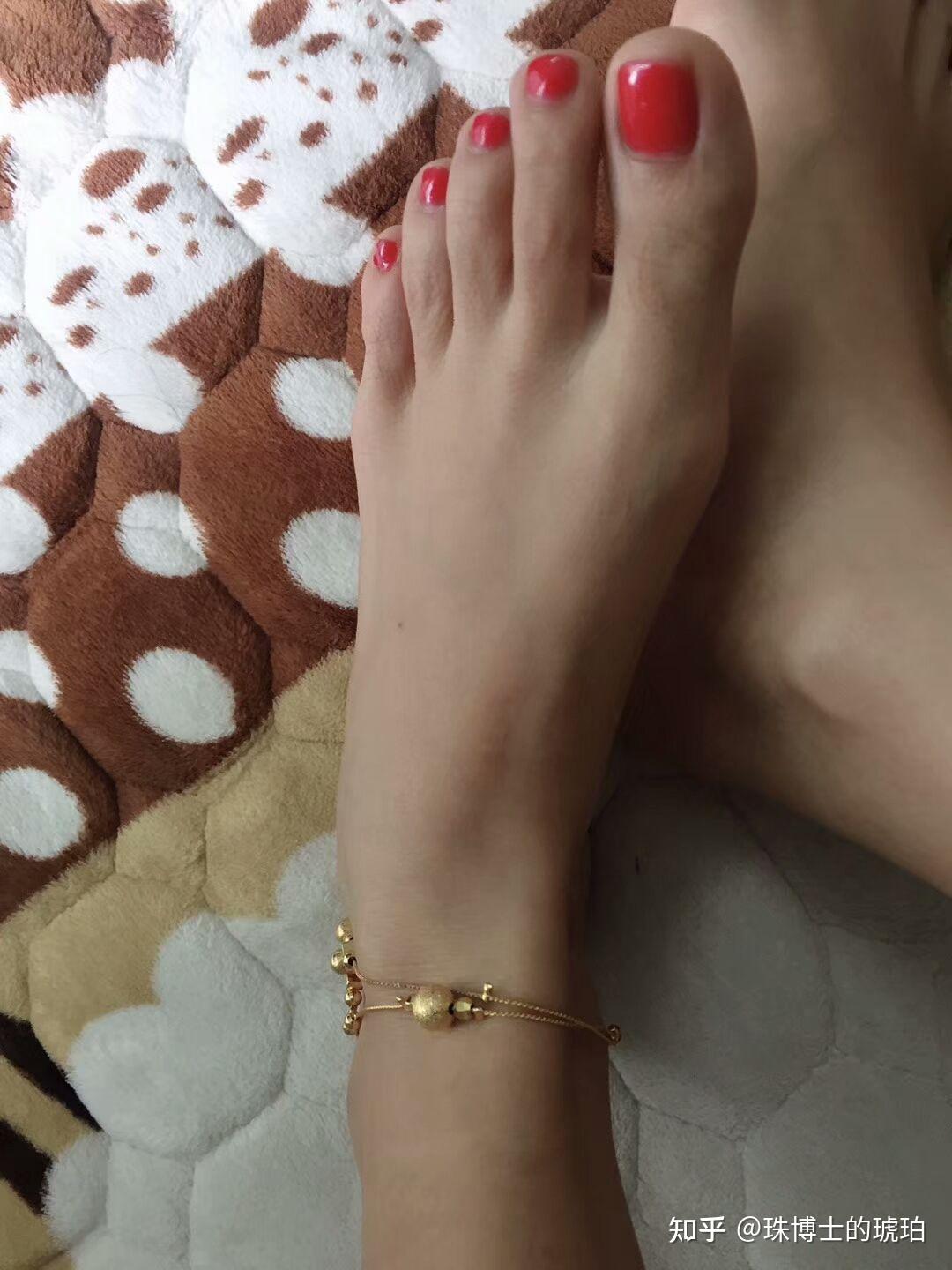 女生的脚光脚会不会很丑