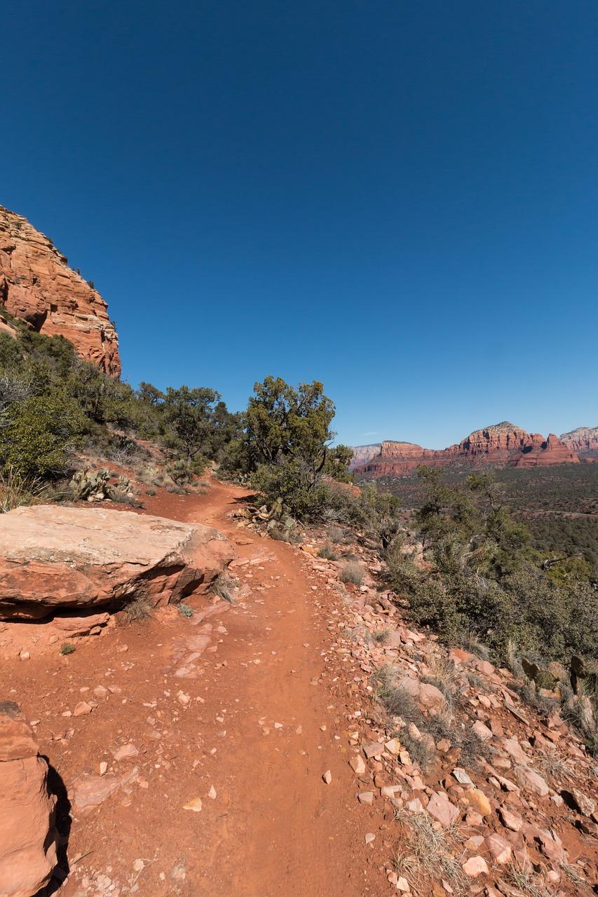 贵州东南西北邻哪里