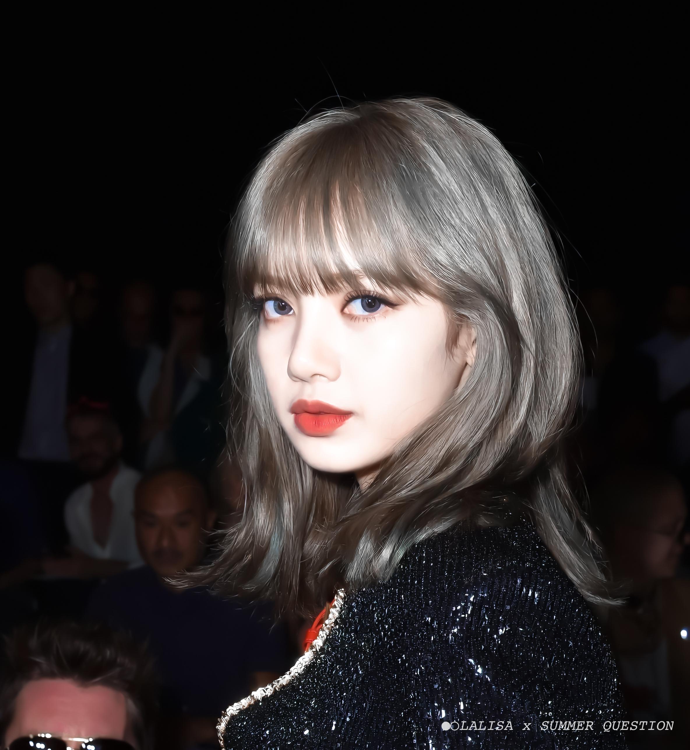 有没有lisa的适合当头像的照片?