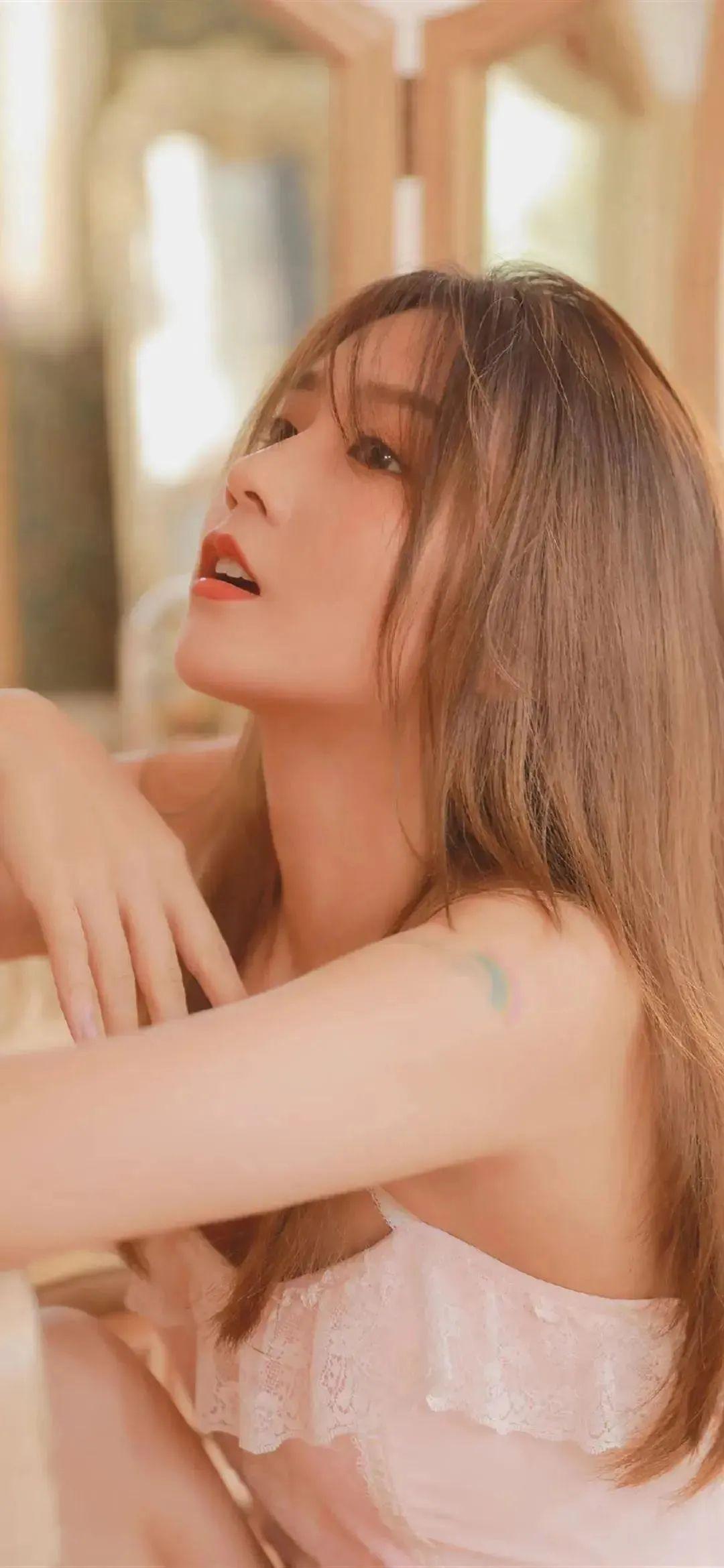 有没有那种禁欲系的污污的壁纸呀?