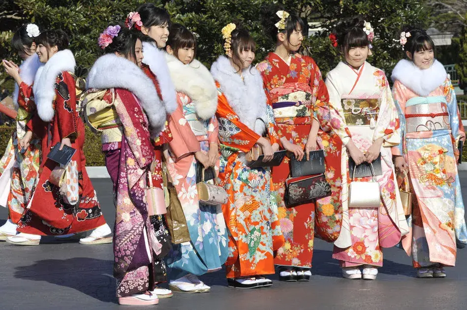 【日本成人式】一场美女盛宴，带你看看别人家的20岁 知乎