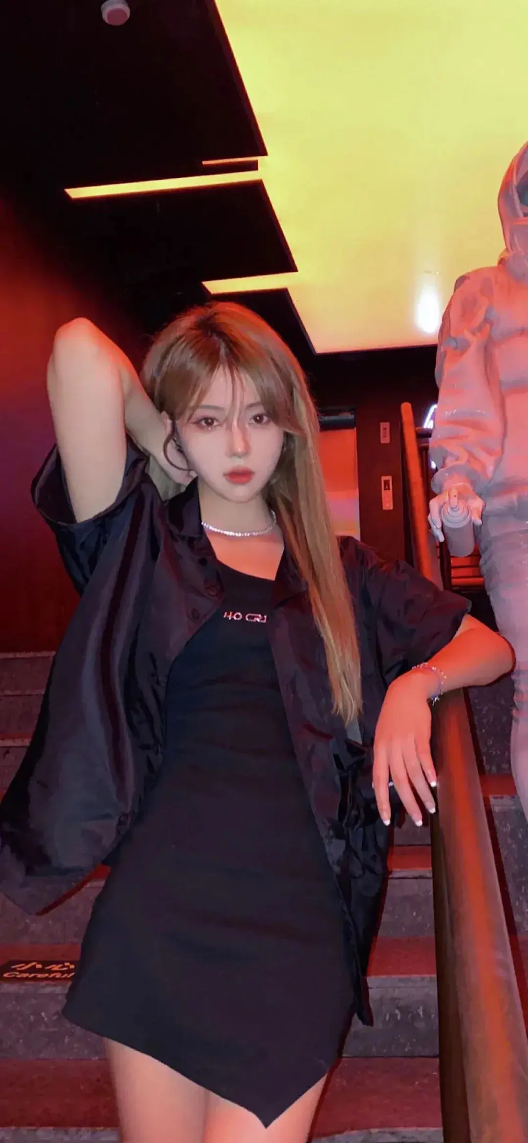 有没有那种禁欲系的污污的壁纸呀? - 知乎