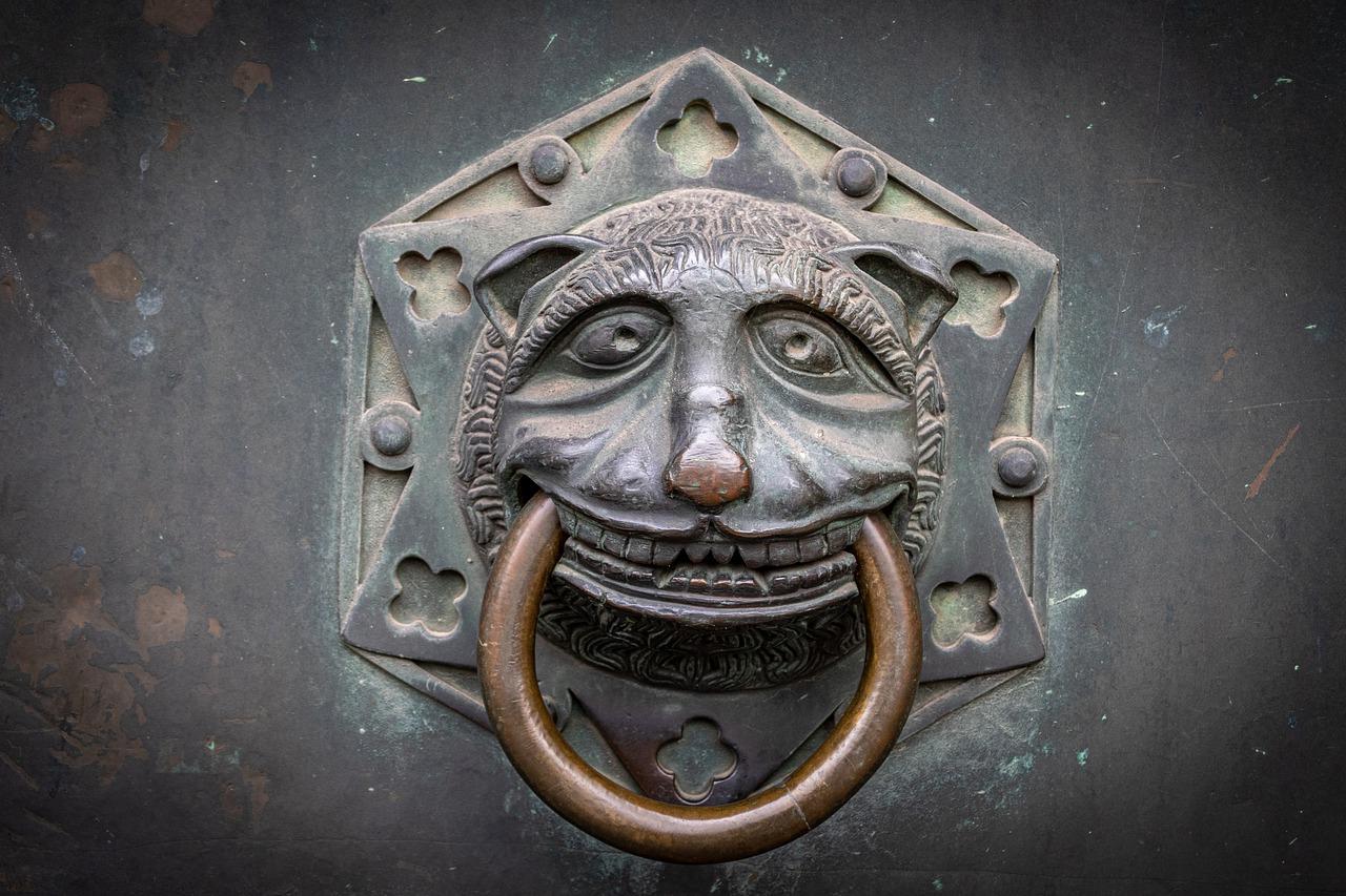 关门器如何定位