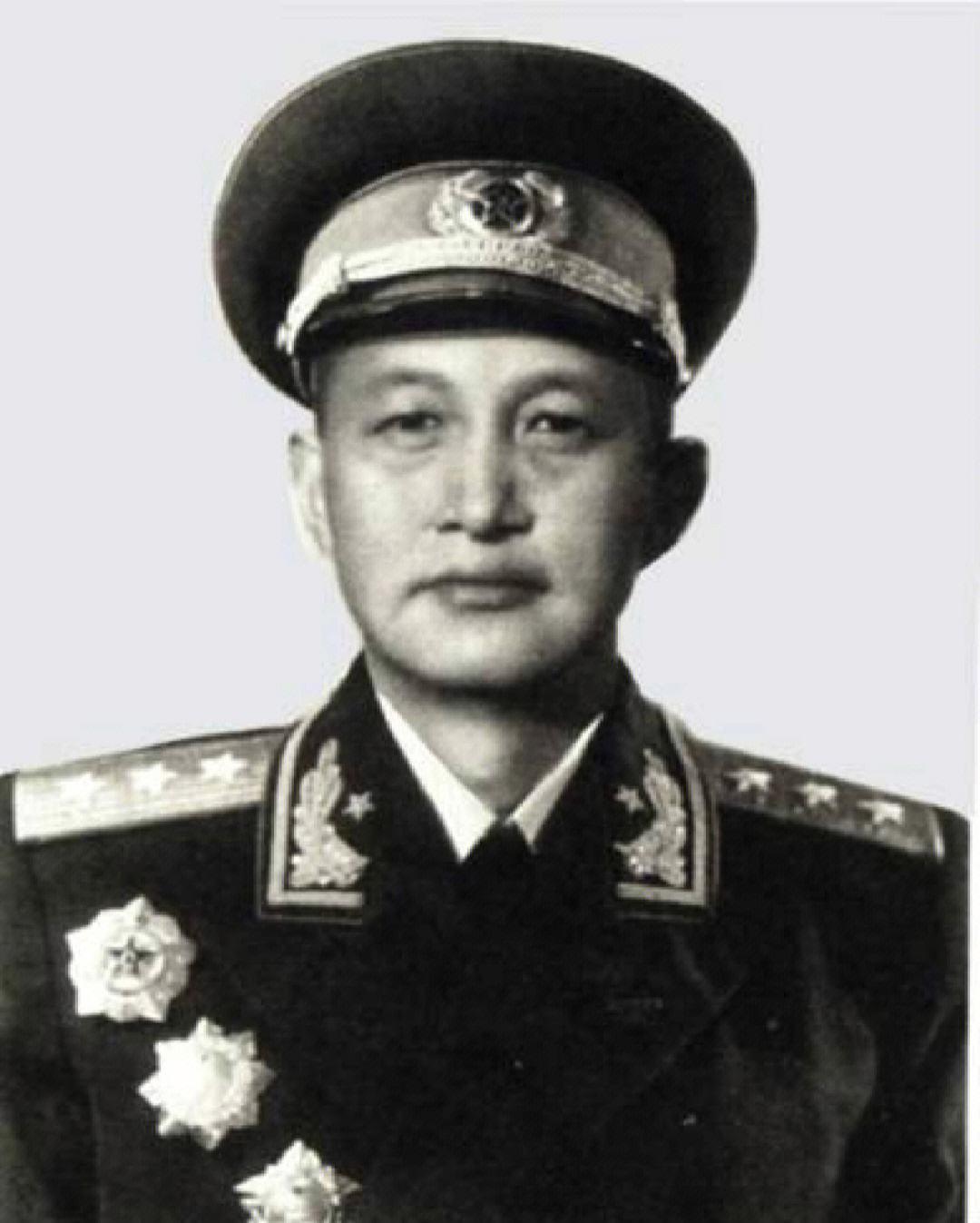 黄克诚在东北基本不带兵打仗,为何地位还是很高,成为第三大将? - 知乎