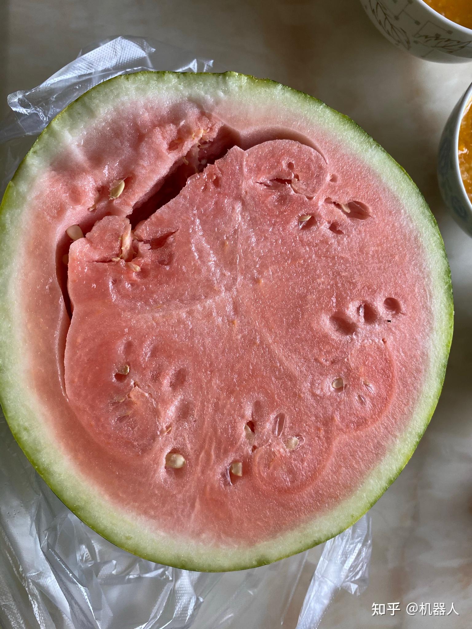 西瓜瓜瓤是粉色的是什么原因