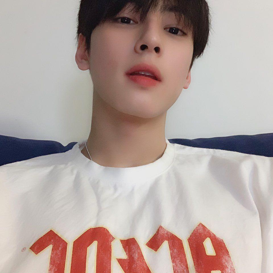 有没有车银优的图片吖