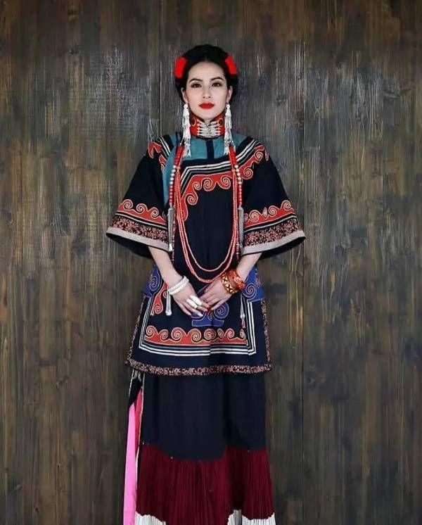 大凉山彝族女人为什么很多带蓝色帽子? - 知乎