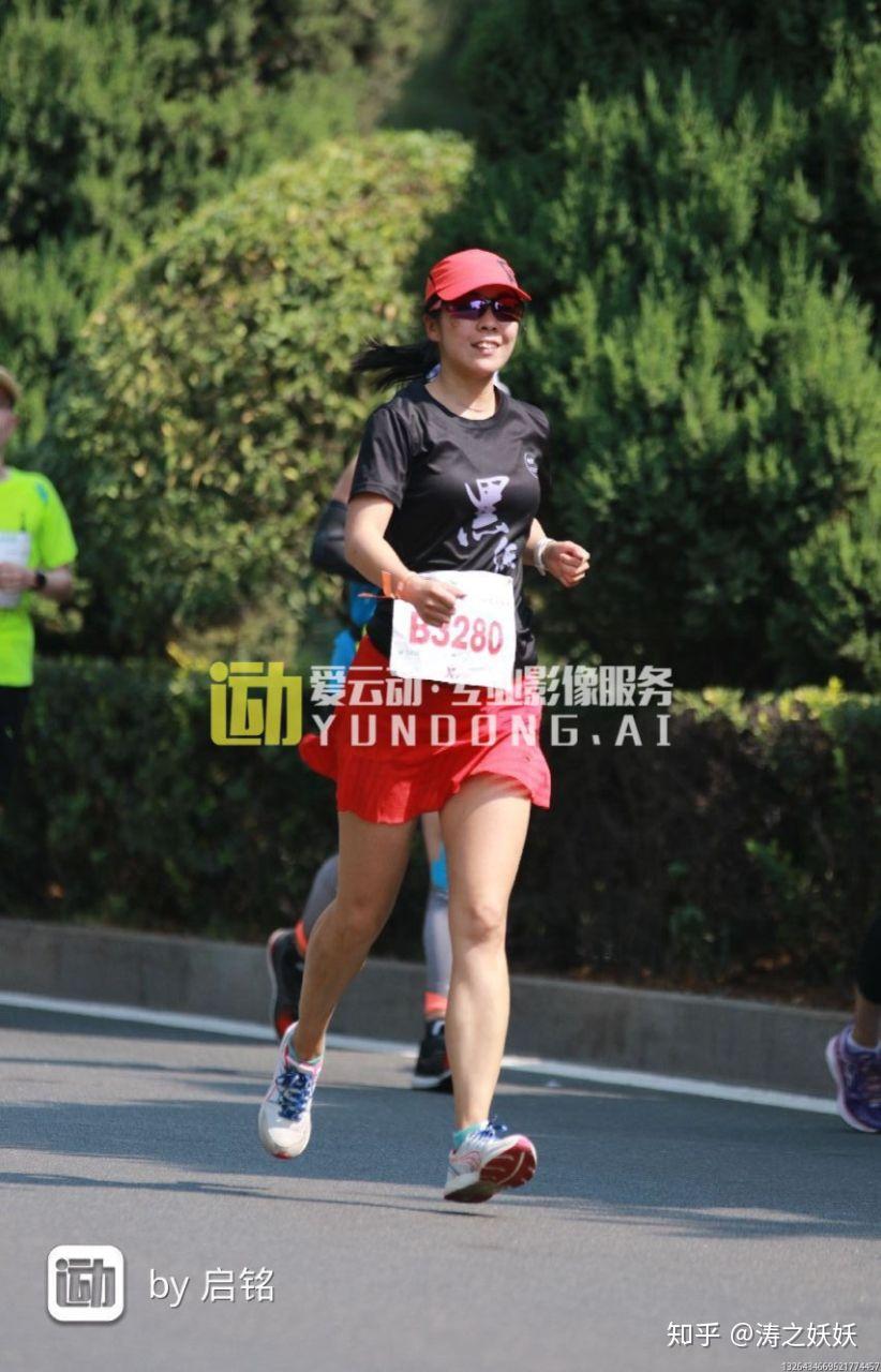 穿长裙跑步是什么感觉