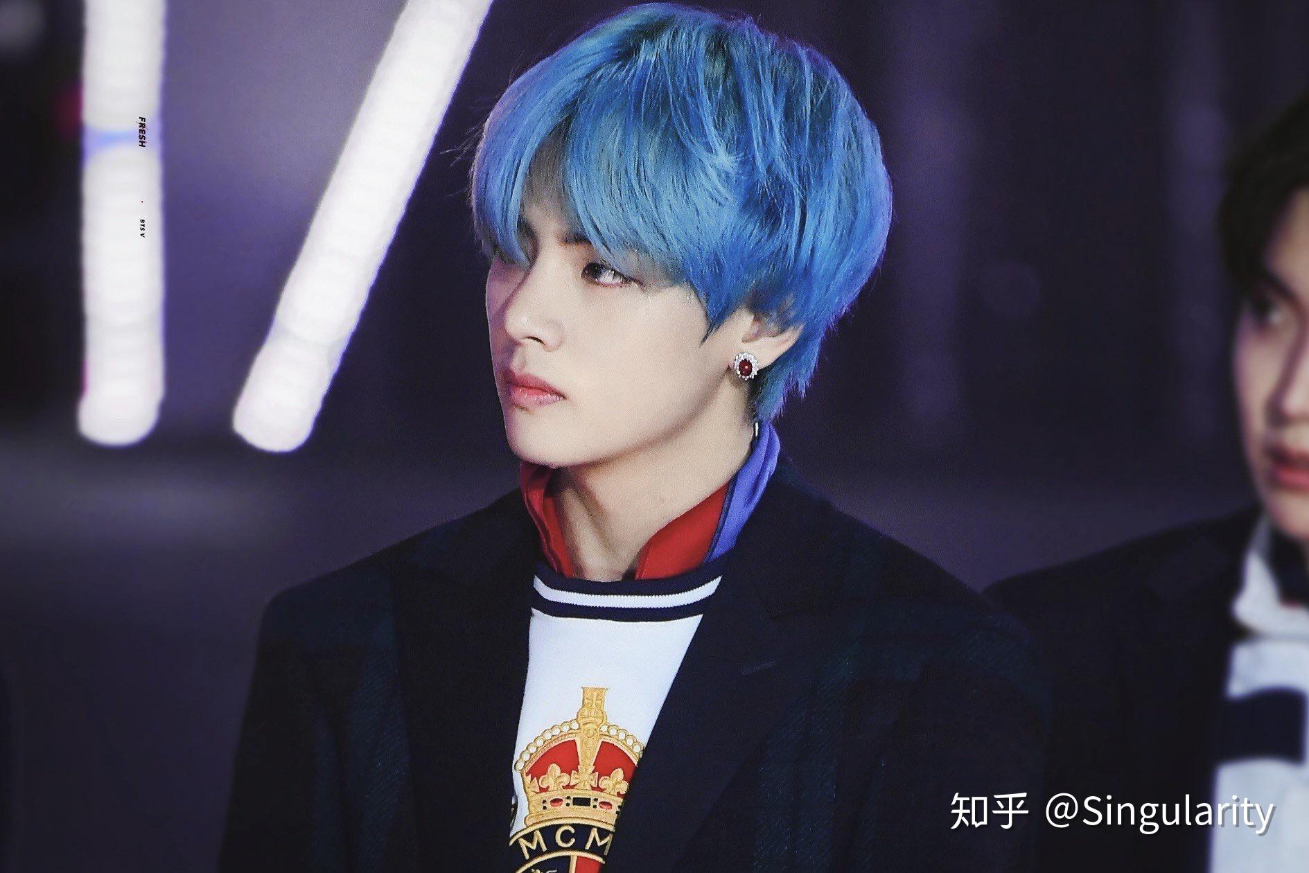 有蓝发金泰亨的照片吗