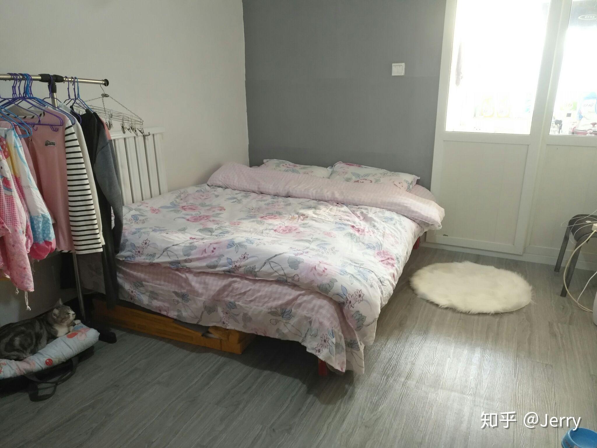 如何花最便宜的钱把这个女生独居出租房改造的温馨一些