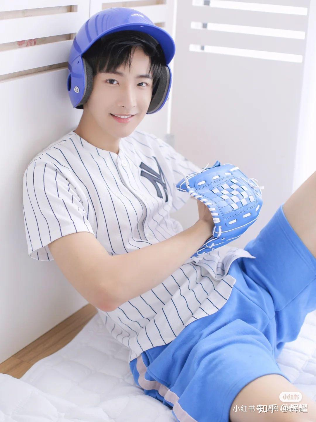 听说看帅哥可以长寿,有没有帅哥图片可以借我呀? - 知乎