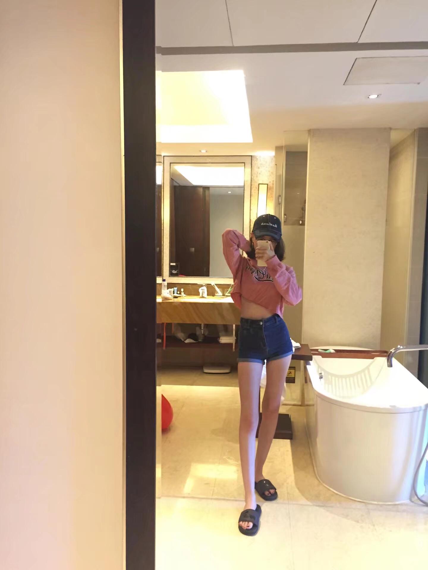 请问女生腿细是什么体验?