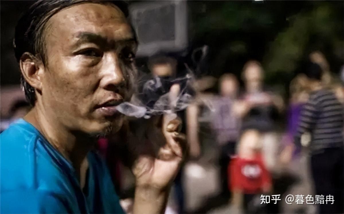 干1天歇3天的“三和大神”，每天混日结、抽散烟，他们为何如此？ - 知乎
