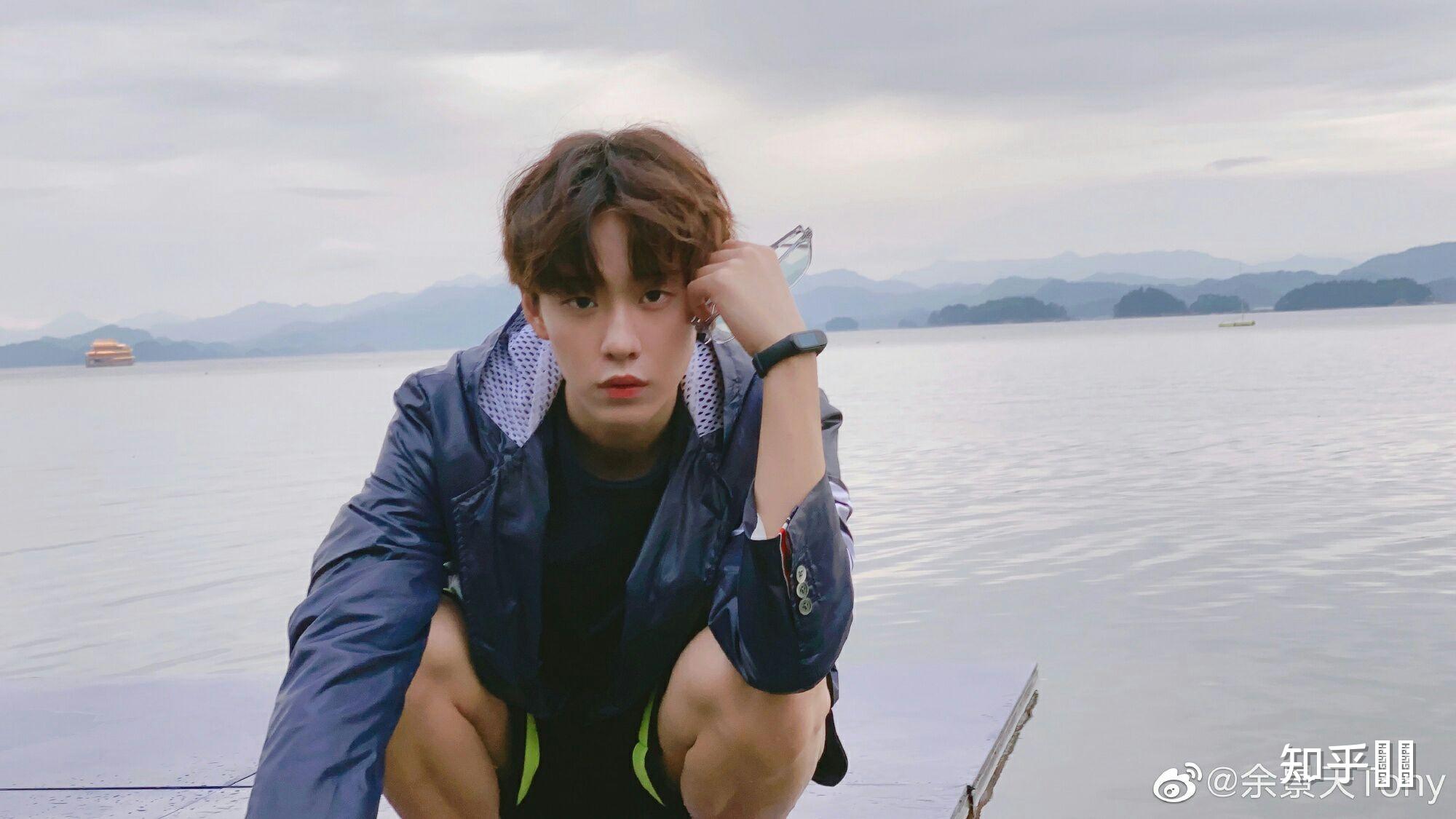 有哪些帅到爆炸的余景天照片图片壁纸