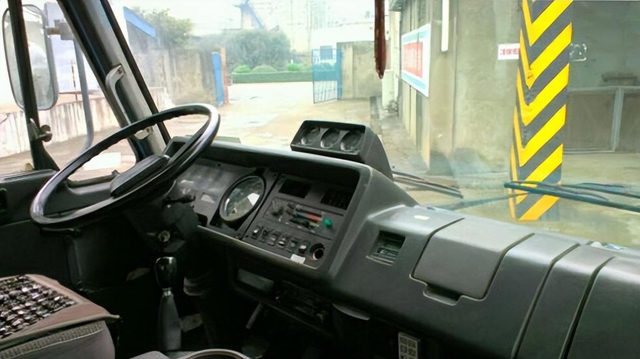 引领国产卡车变迁的三款车型!第二款叱咤西北平原多年