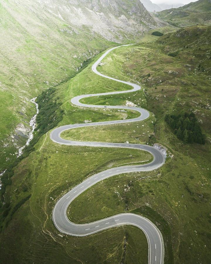 山路过弯道驾驶技巧图解2