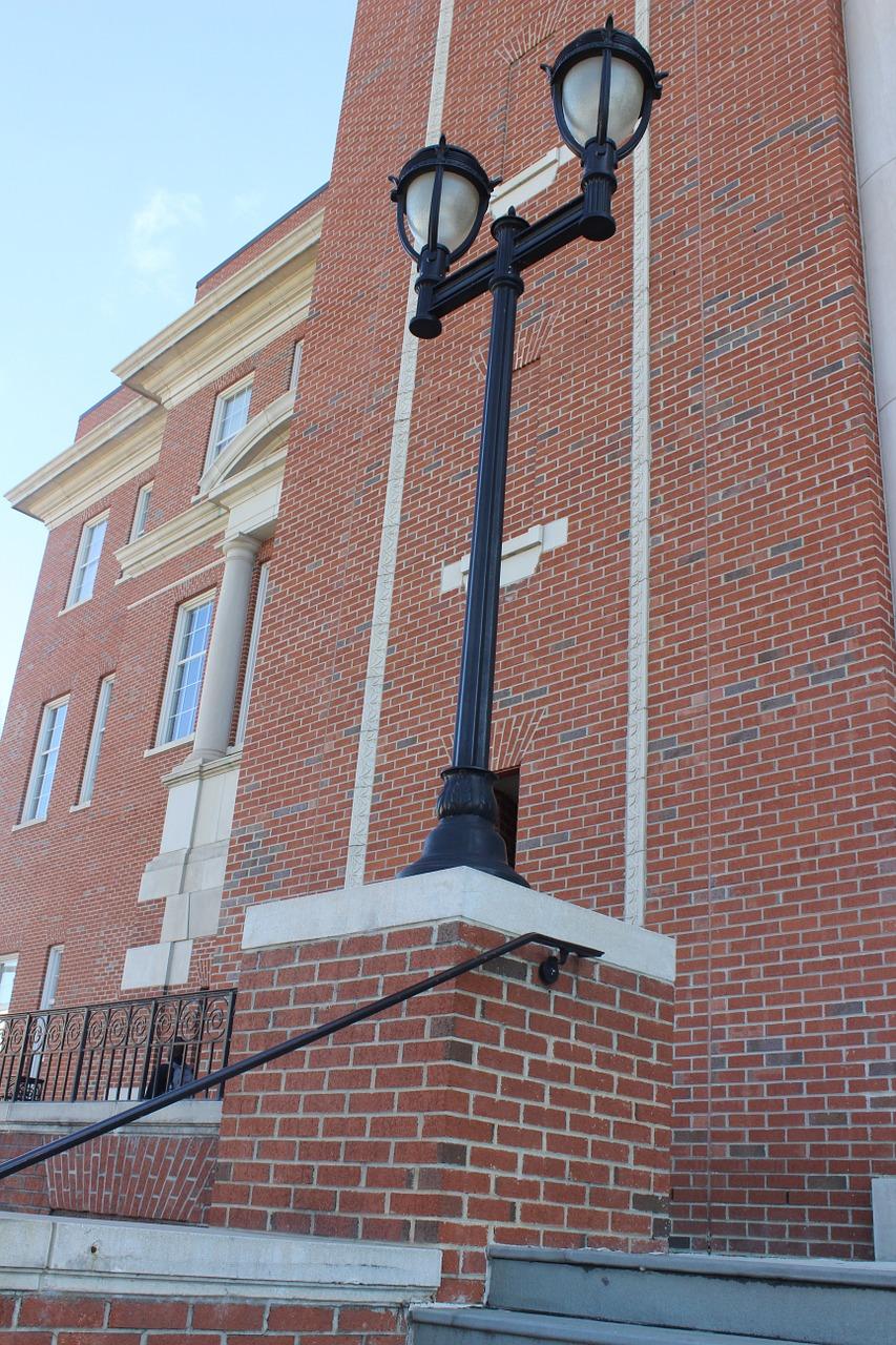 环城路路灯间隔多少米