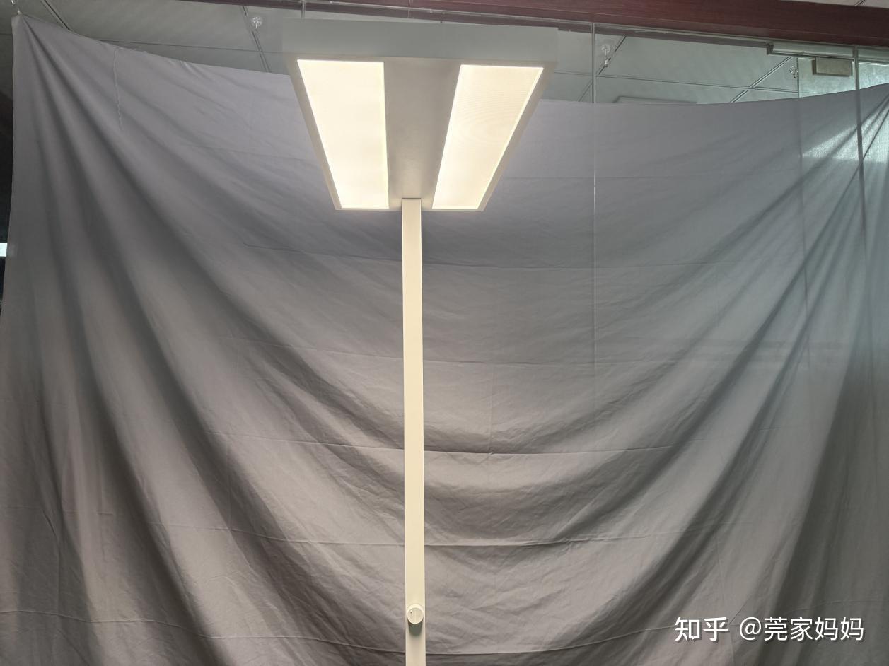 霍尼韦尔的灯怎么样?书客、霍尼韦尔、孩视宝护眼大路灯测评对决 - 知乎