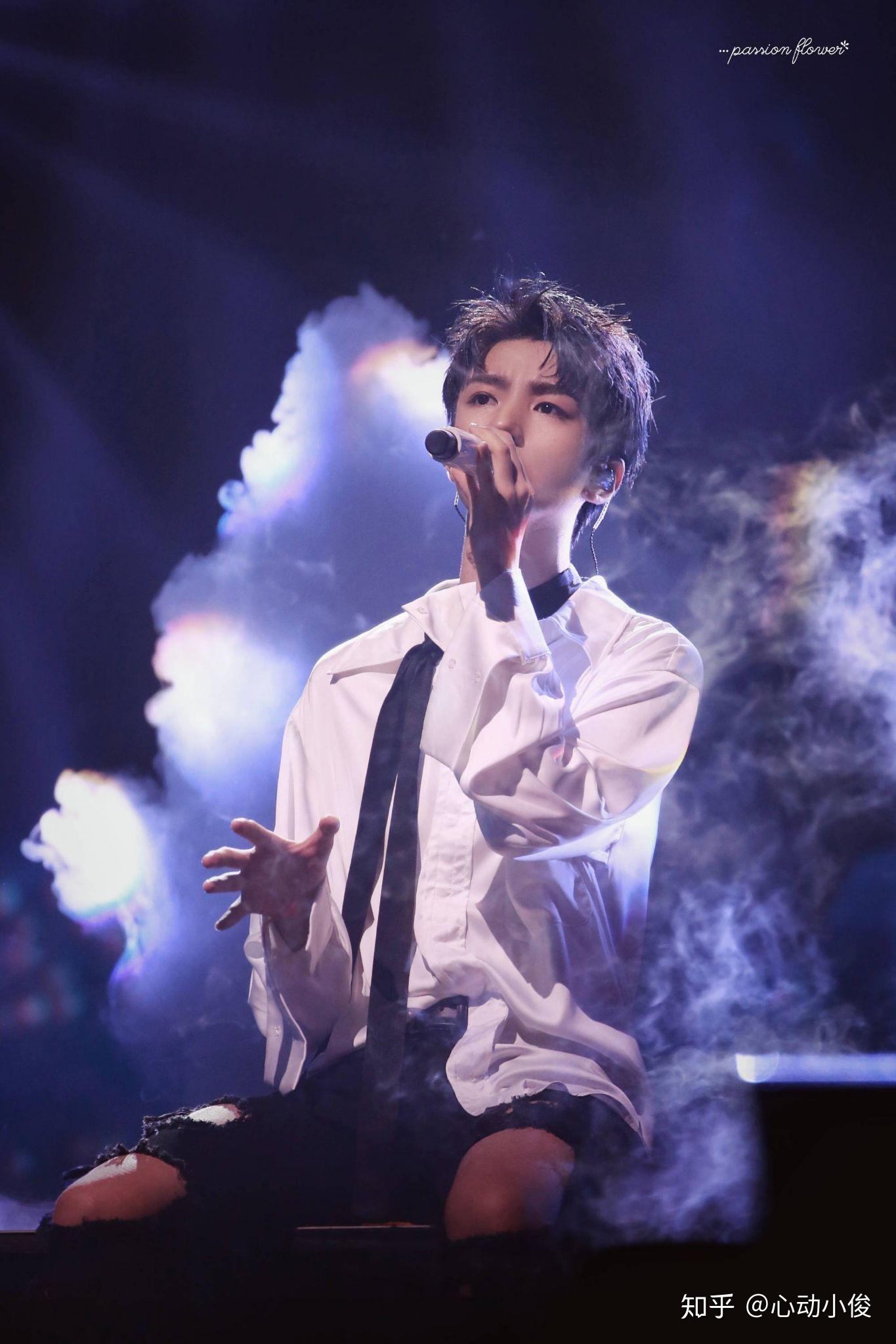 王俊凯有哪些出圈神图? - 知乎