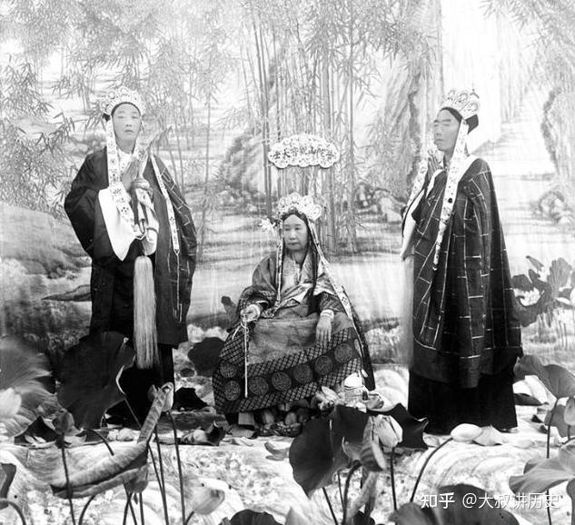 过大年，唱大戏，100年前春节京戏有何讲究？皇宫大内听戏忌讳多 - 知乎