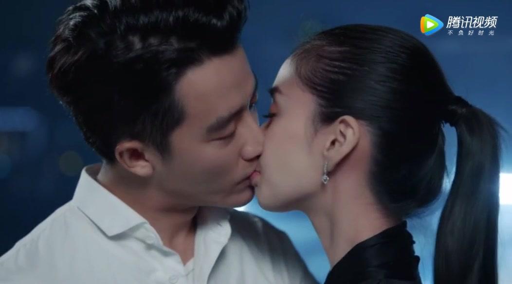 黄轩baby黄轩告白baby并相拥激情热吻kiss郭鑫年那蓝甜蜜吻戏合集cut