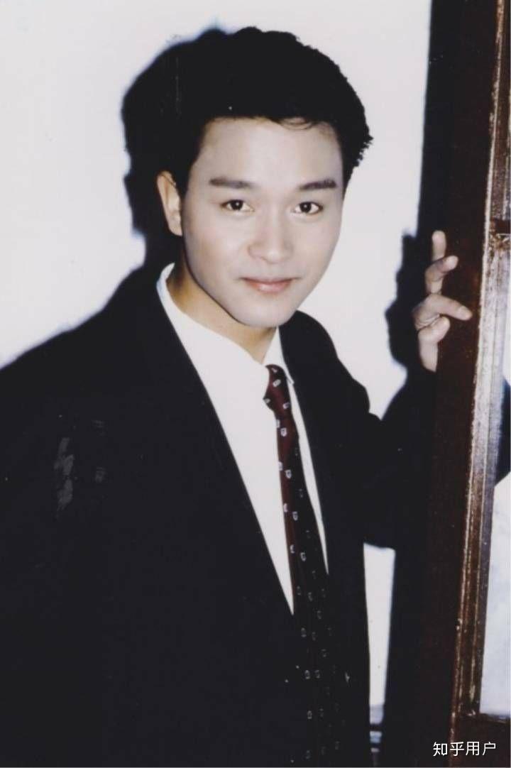 你心中张国荣好看的衣服前三名