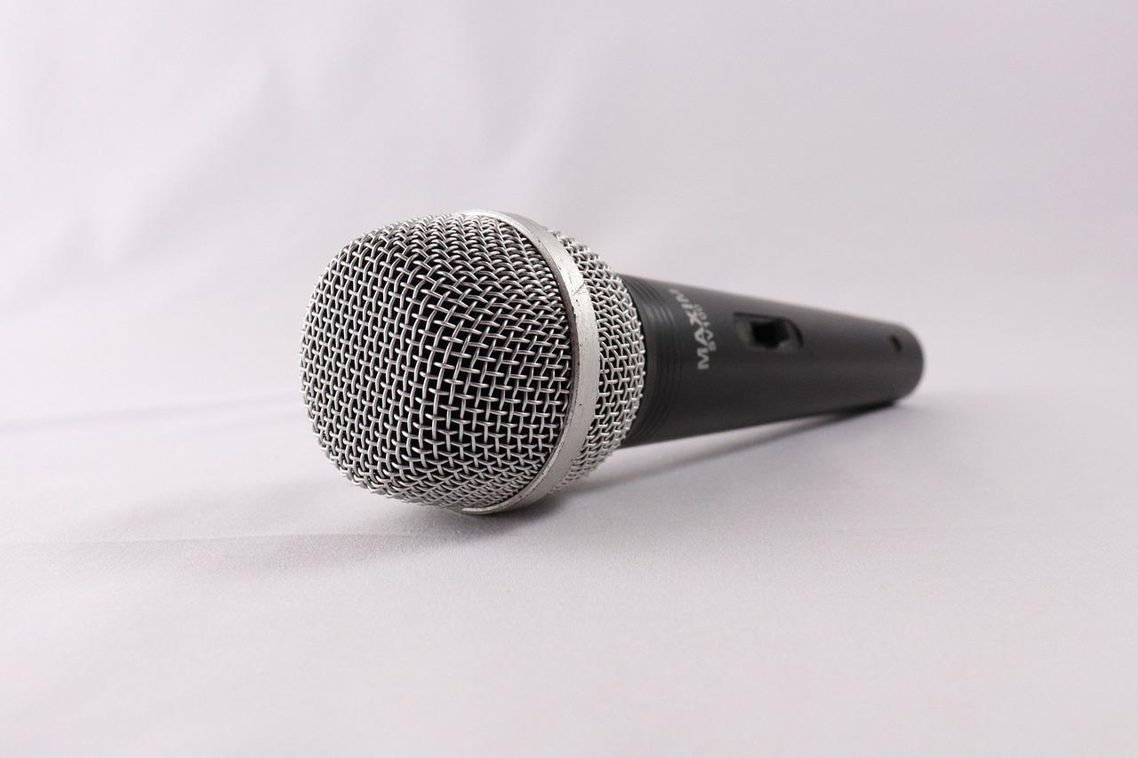 电脑怎么听到麦克风