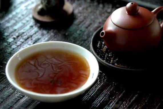 茶丨茶汤上飘着的一层油是什么？ - 知乎
