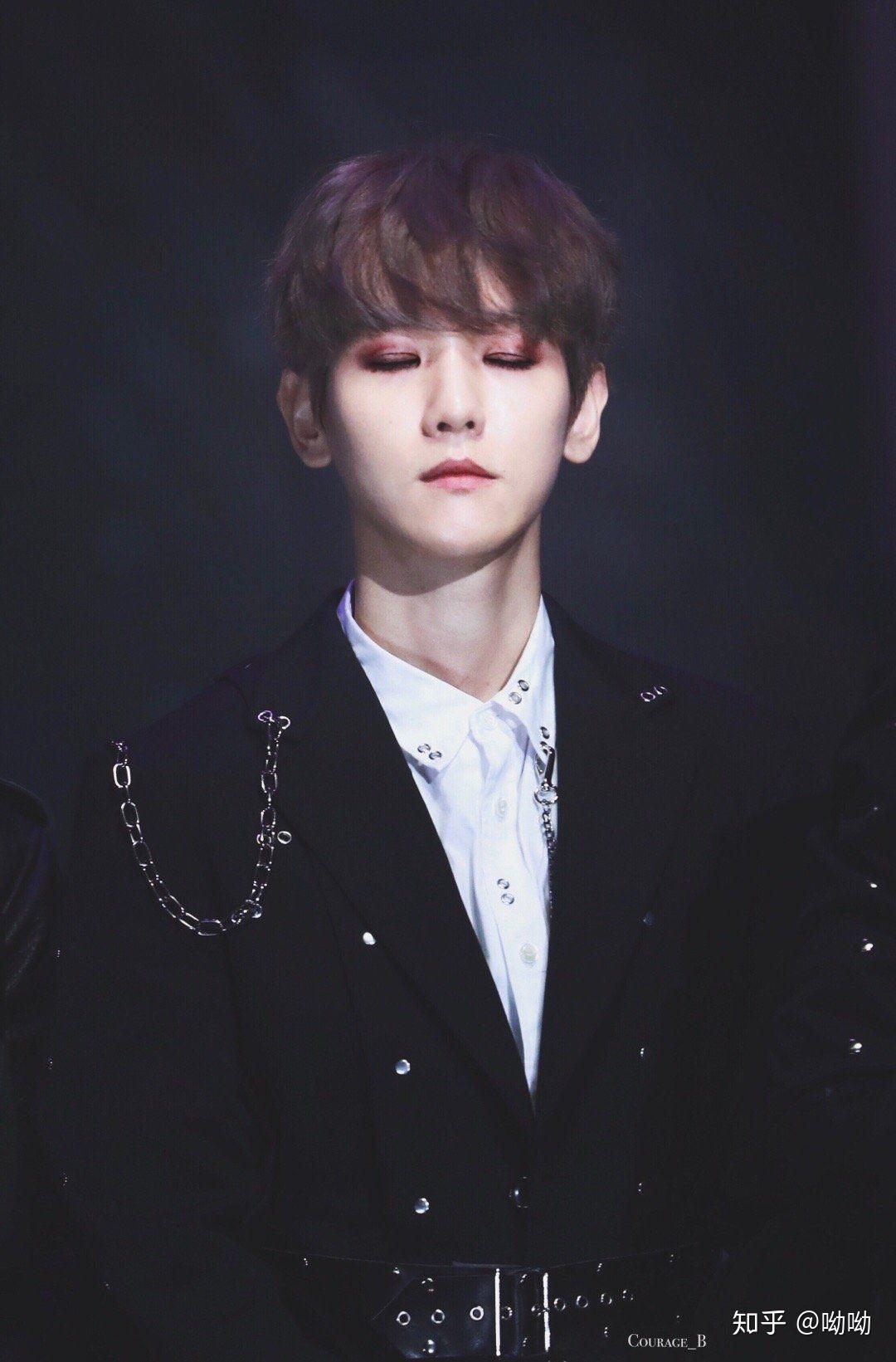 并且专辑的预售破了40万吧,但是音源成绩后期不太理想20年的candy不用