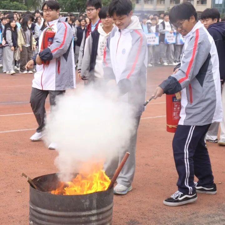 【平安校园】增强消防意识 筑牢安全防线 | 浙广电中专塘栖校区开展消防演练活动！(图6)