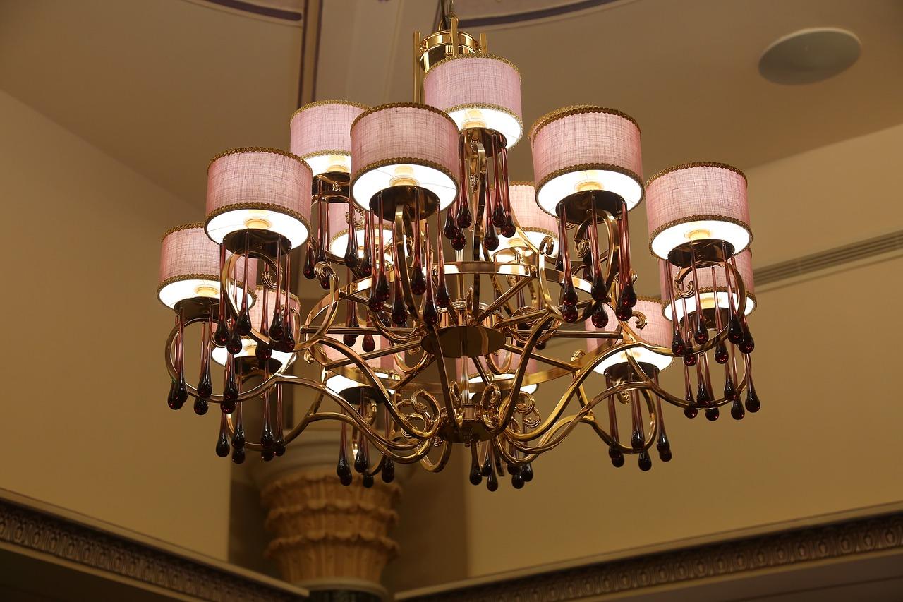 2. 色彩搭配技巧