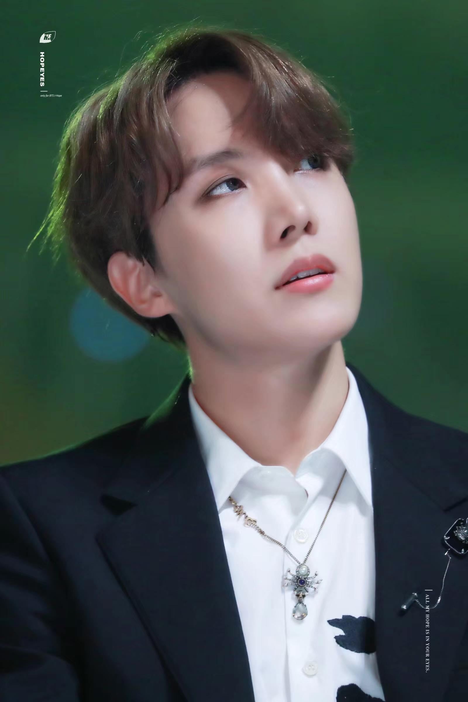 想问下郑号锡有哪些可爱的图或者男友的图