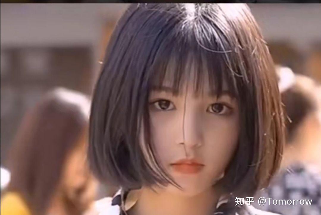 请问你有短发女生全面屏壁纸