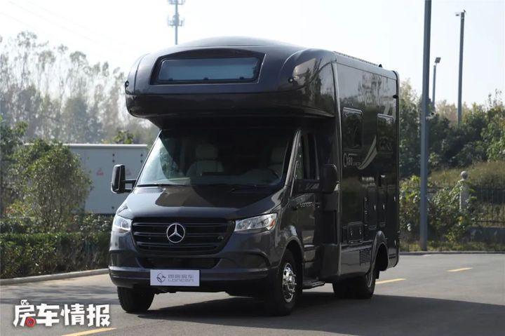 能电动绝不用手动新款奔驰斯宾特房车外墙材料堪比两辆跑车