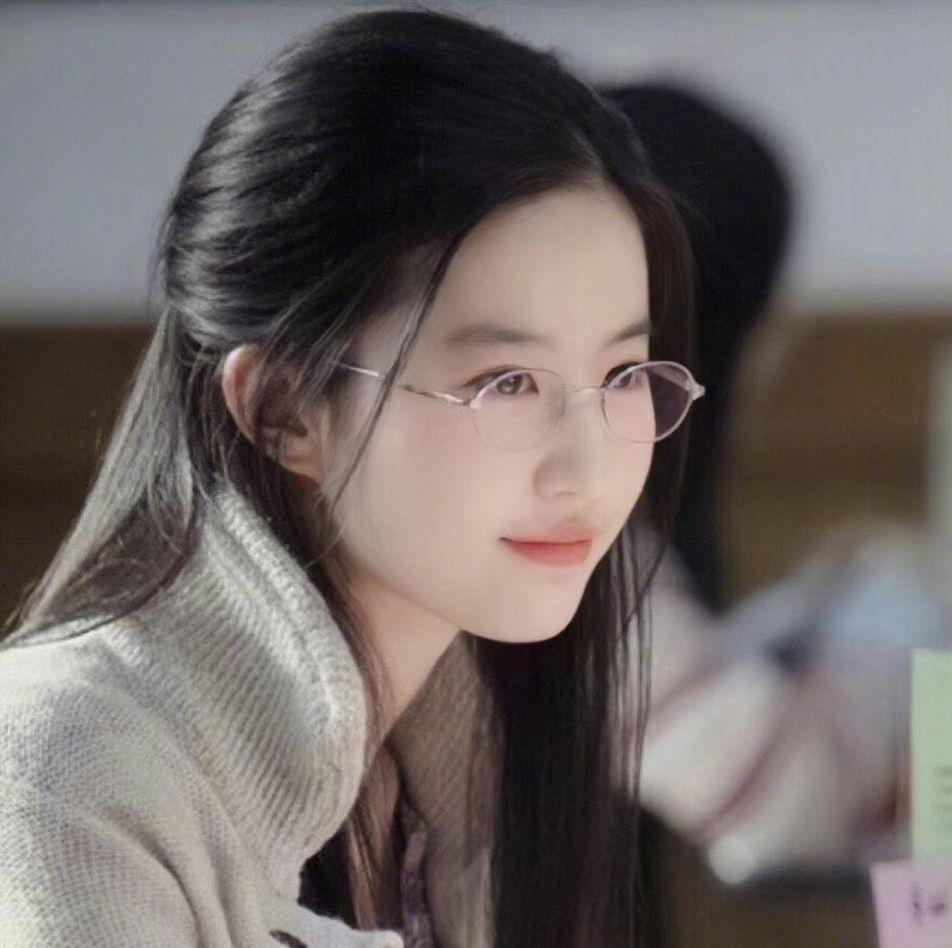 刘亦菲有哪些图适合做头像? - 知乎