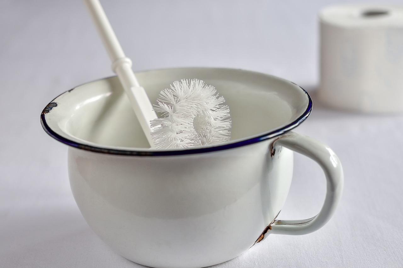 马桶盖清洁技巧