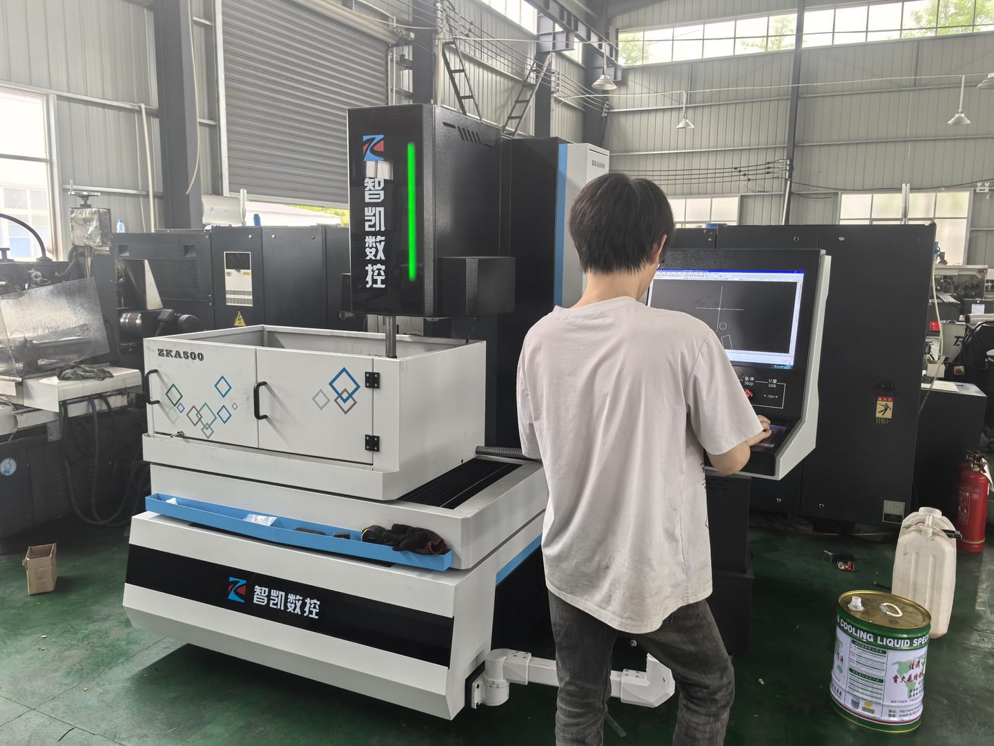 中走丝线切割的工作原理是什么?它与传统线切割有什么区别? - 知乎