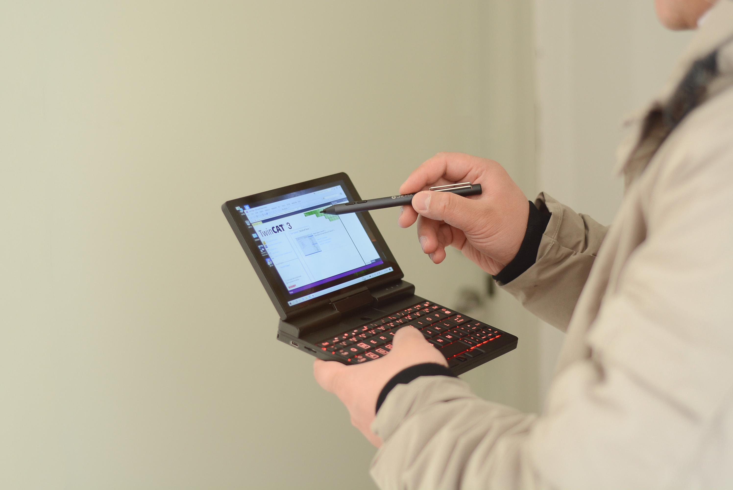 运维工程师用啥电脑7英寸迷你身材专业接口支持屏幕翻转